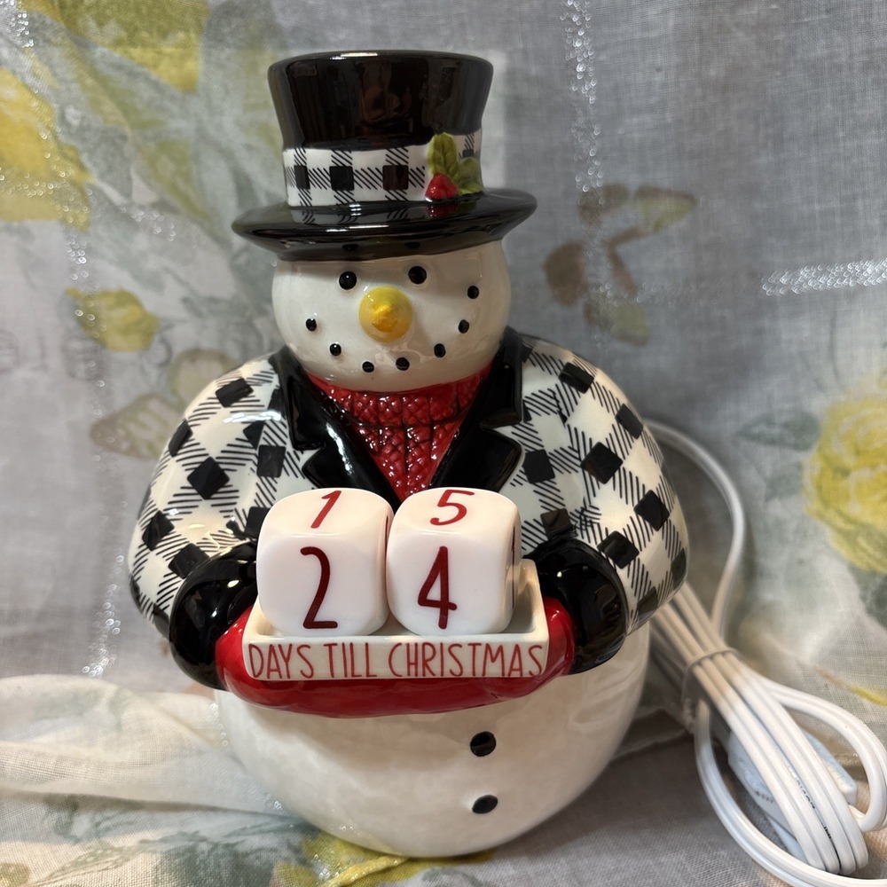 Scentsy Kickoff to Christmas Snowman Scented Wax Warmer Figurine with Calendar
